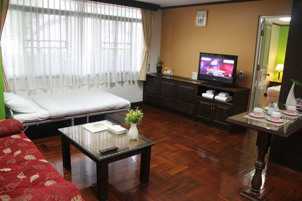 Yellow Ribbon Hills Boutique Suites Bangkok Exteriér fotografie